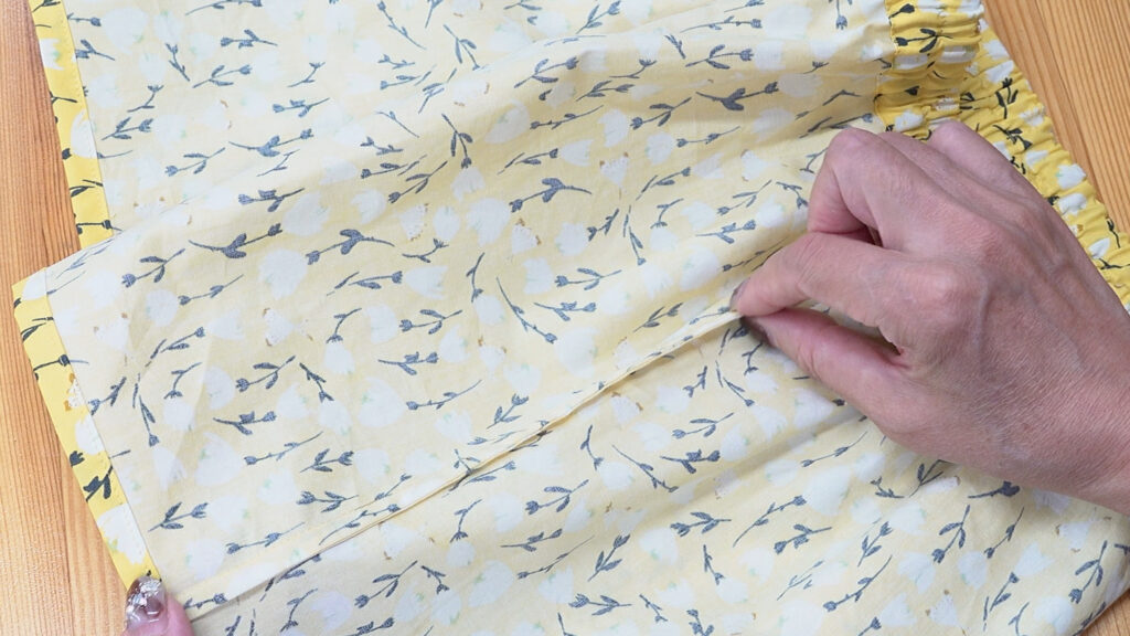 画像に alt 属性が指定されていません。ファイル名: %E9%BB%84%E8%89%B2%E3%81%84%E3%82%B9%E3%82%AB%E3%83%BC%E3%83%88000%E3%80%80%E3%81%AF%E3%81%98%E3%82%81%E3%81%AB.00_00_56_15.%E9%9D%99%E6%AD%A2%E7%94%BB005-1024x576.jpg